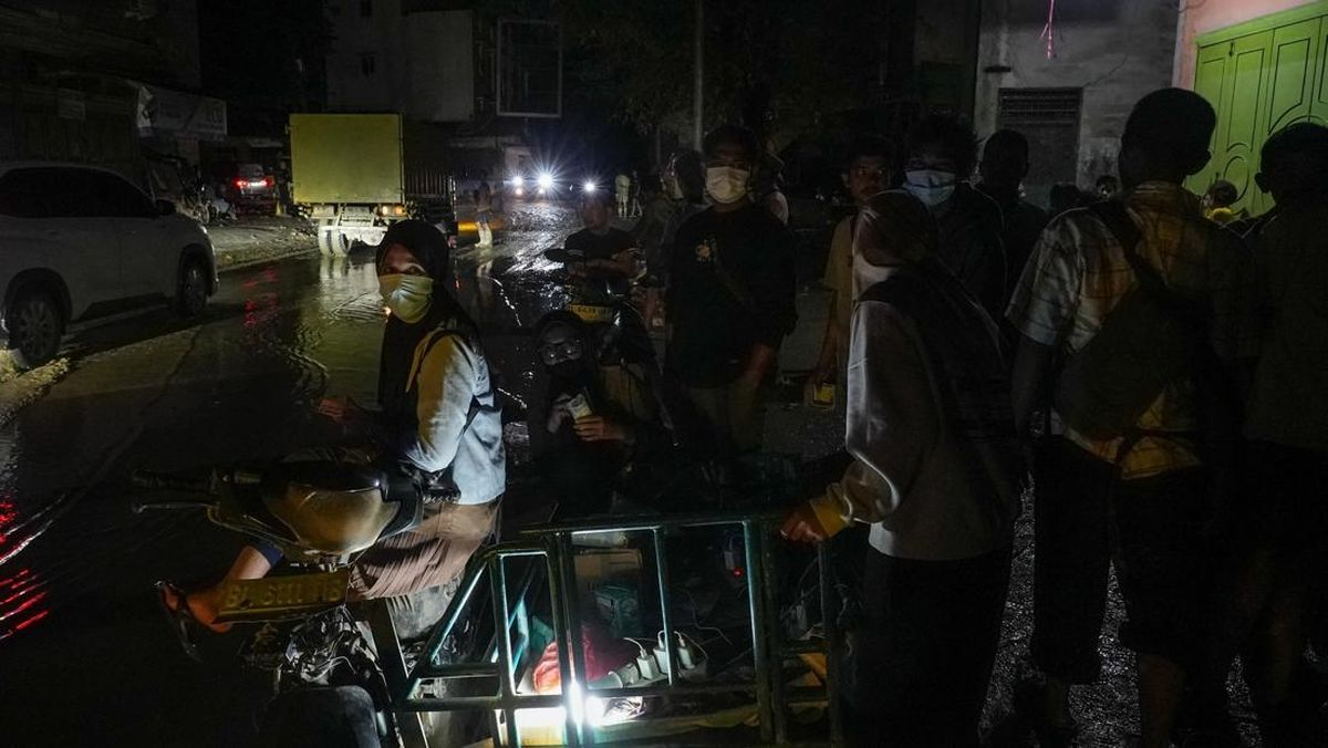 Empat Warga Tewas Akibat Pemadaman Listrik di Sumatera