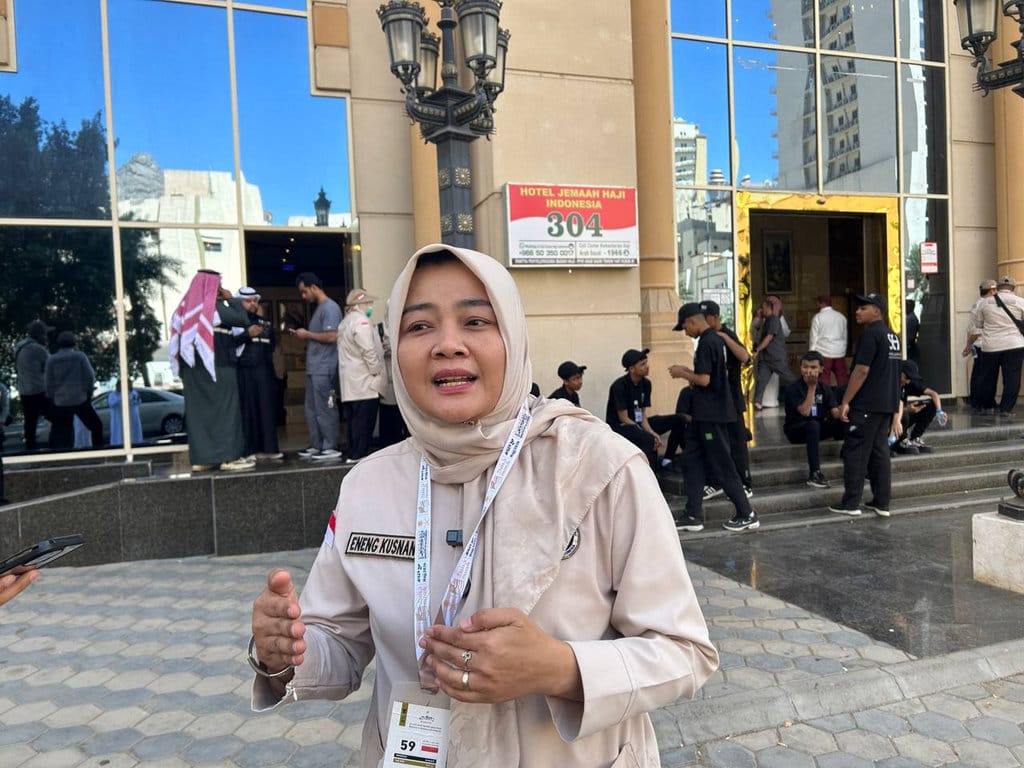 Eneng Kusnani, Perempuan Tangguh TNI di Makkah