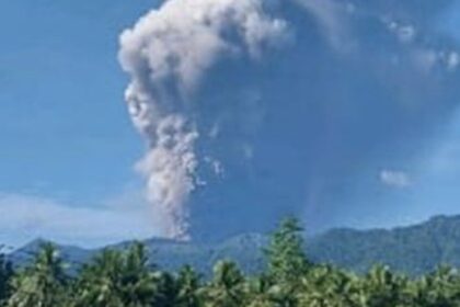 Erupsi Gunung Dukono: Dua Wisatawan Tewas, PVMBG Beri Peringatan