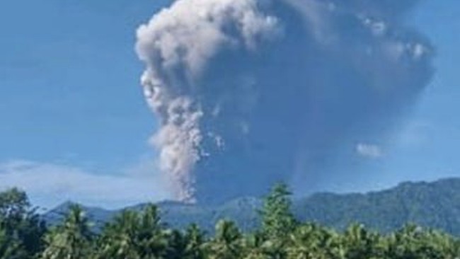 Erupsi Gunung Dukono: Dua Wisatawan Tewas, PVMBG Beri Peringatan