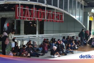 Gangguan Listrik di Green Line KRL Teratasi, Antrean Mulai Diurai