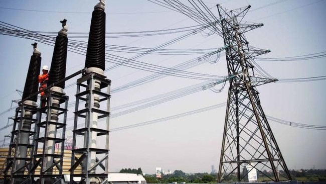 Gangguan Transmisi Sebabkan Listrik Padam di Sumatra