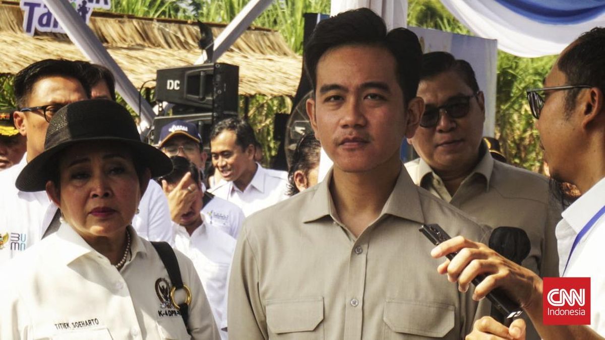 Gibran Beri Tips Public Speaking kepada Peserta Lomba Cerdas Cermat