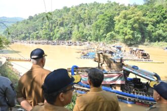 Gubernur Sumbar Dorong Penambang Emas Urus Izin Resmi