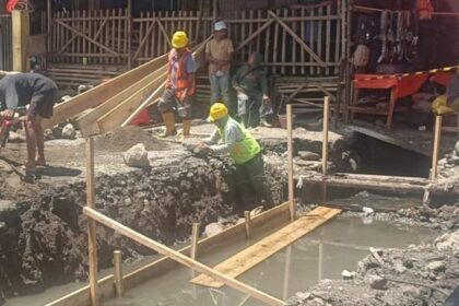 Pemkot Kotamobagu mulai perbaiki jalan dan drainase di kawasan Pasar 23 Maret