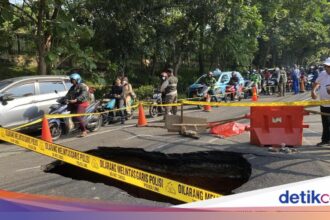 Jalan Amblas di Lenteng Agung Sebabkan Kemacetan Arah Depok