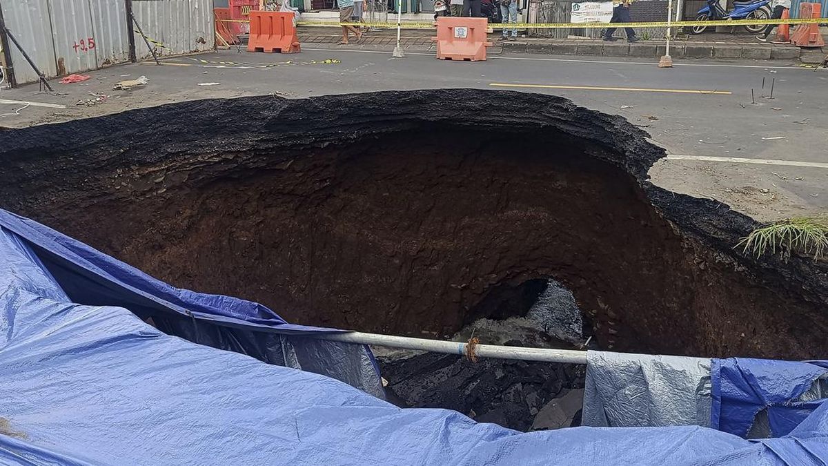 Jalan Penghubung Antardesa di OKU Selatan Amblas Total