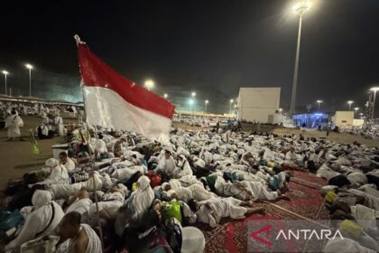 Jamaah Haji Indonesia Laksanakan Mabit di Muzdalifah