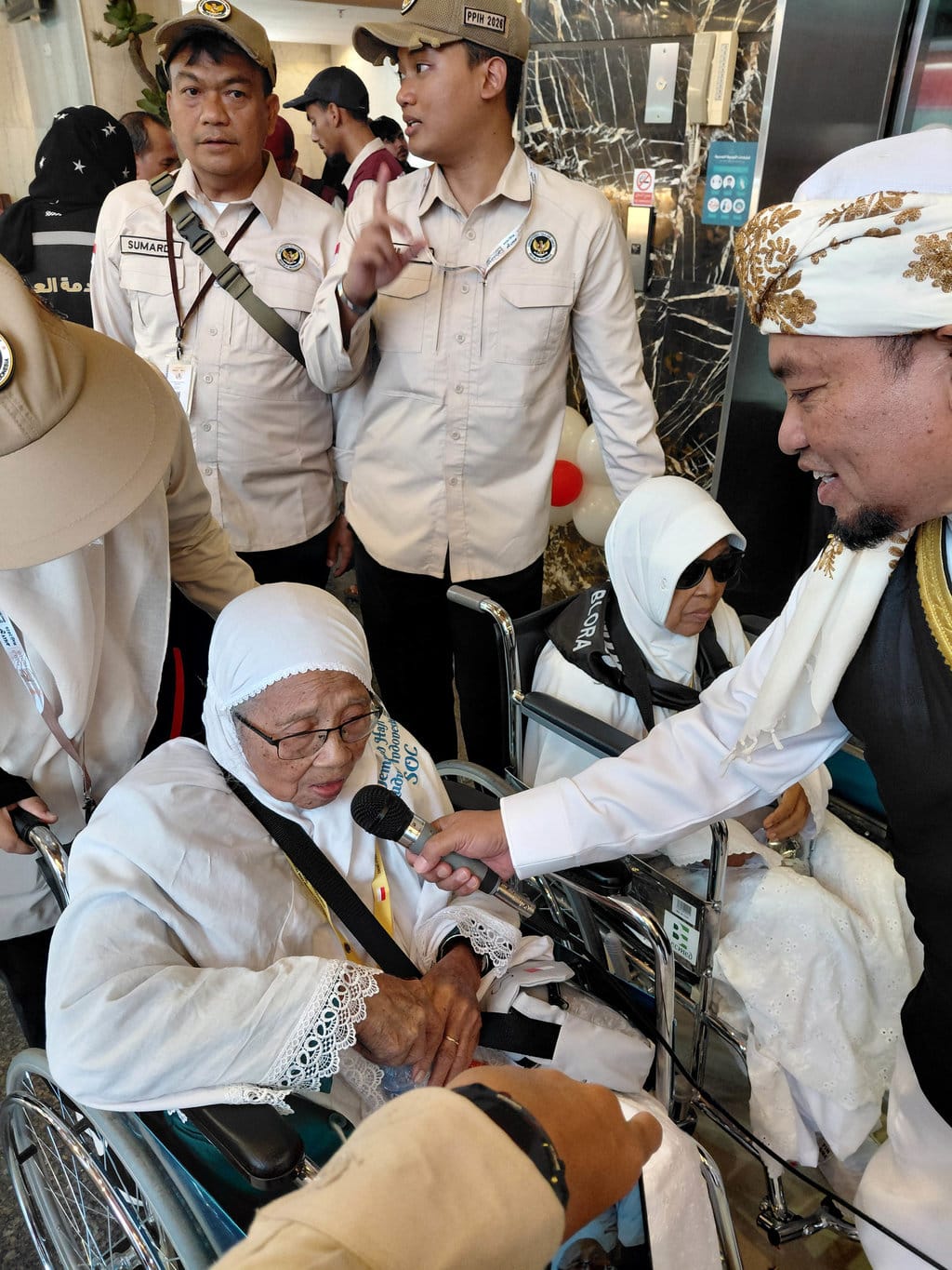 Jemaah Haji Lansia Asal Jawa Tengah Khusyuk Baca Talbiyah