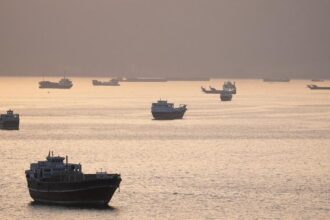 Kapal Perang Inggris Dikerahkan ke Selat Hormuz