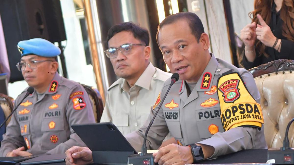 Kapolda Metro Jaya Asep Suheri Resmi Berpangkat Bintang Tiga