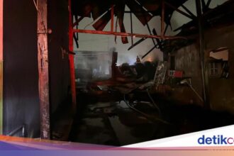 Kebakaran di Gandamekar Bekasi Berasal dari Gudang Limbah Tekstil
