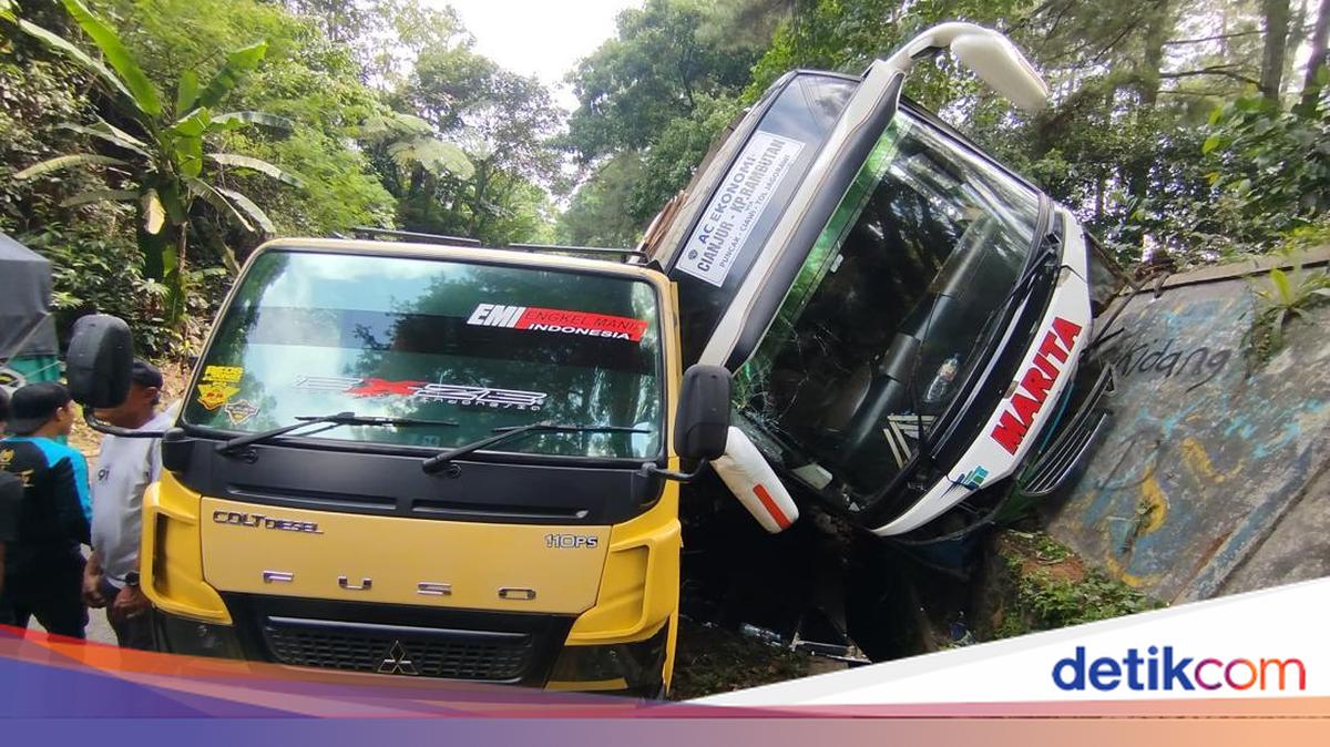 Kecelakaan Bus AKAP di Cianjur, 20 Penumpang Terluka