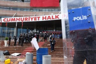Kekacauan Terjadi di Turki, Pemerintah Dituding Otoriter oleh Oposisi