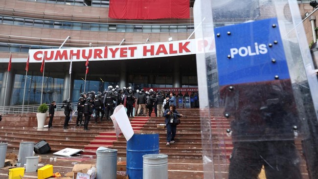 Kekacauan Terjadi di Turki, Pemerintah Dituding Otoriter oleh Oposisi