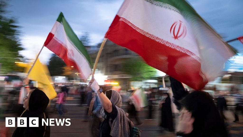 Kekhawatiran Warga Iran Terhadap Rezim yang Semakin Mengakar