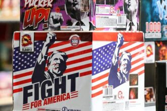 Kembang Api 'Make America Great Again' Diproduksi di Tiongkok