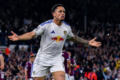 Leeds United Kalahkan Burnley, Jauhi Zona Degradasi