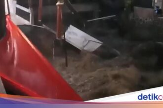 Masjid Roboh di Bogor Akibat Longsor Tebing 6 Meter