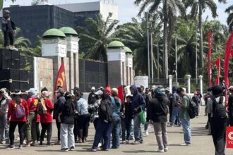 Massa Buruh Peringati May Day di Gedung DPR, Arus Lalin Lancar