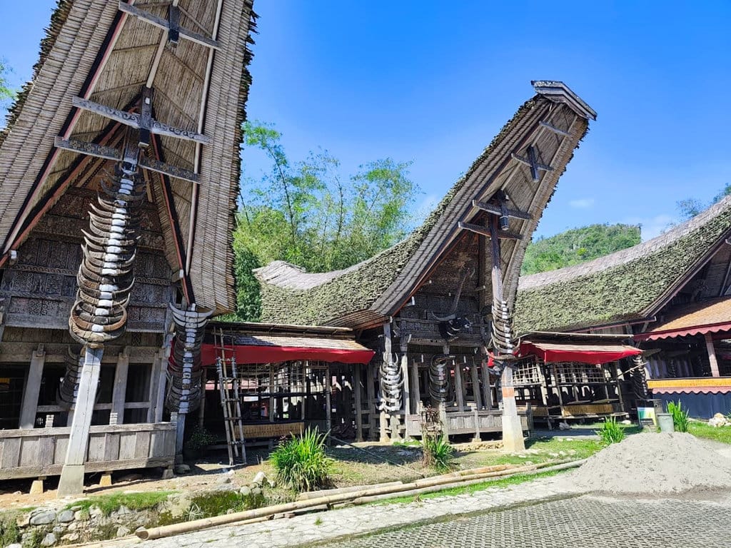Mengunjungi Kuburan Batu Kete Kesu dan Londa di Toraja