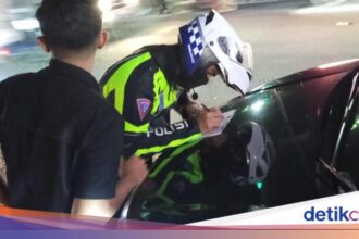 Mobil Berpelat Mirip 'RI' di Tangerang Mengundang Salah Paham