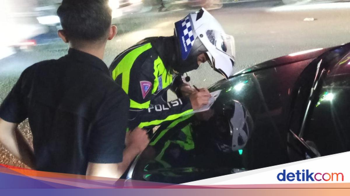Mobil Berpelat Mirip 'RI' di Tangerang Mengundang Salah Paham