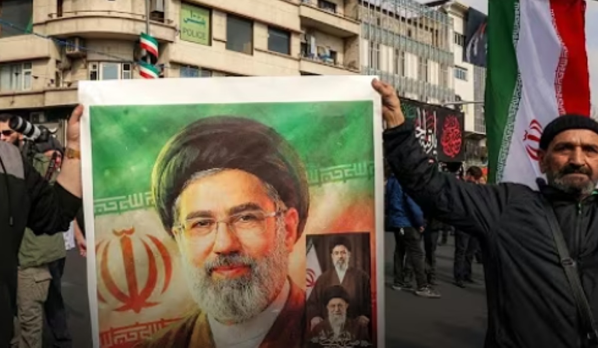 Mojtaba Khamenei Bersembunyi, Komunikasi Terbatas Kurir