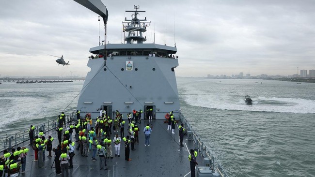 Nigeria Pamerkan Kapal Perang dan Helikopter dalam Latihan