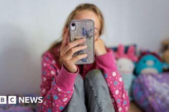 Ofcom: TikTok dan YouTube Dinilai 'Tidak Cukup Aman' bagi Anak-anak