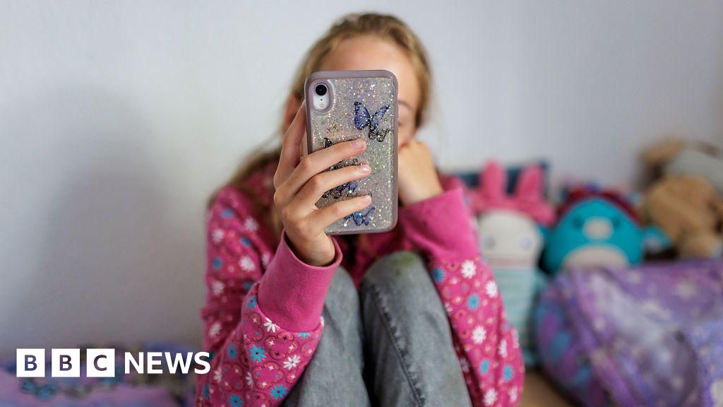 Ofcom: TikTok dan YouTube Dinilai 'Tidak Cukup Aman' bagi Anak-anak