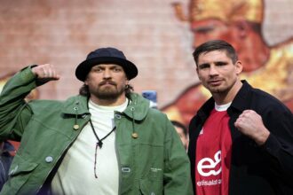 Oleksandr Usyk vs Rico Verhoeven: Pertarungan Ikonik di Piramida Giza