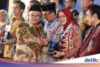 Pemkab Banyuwangi Raih 2 Penghargaan Pendidikan dari Kemendikdasmen