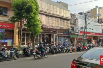 Pemprov DKI Tertibkan Parkir Liar di Blok M, 13 Juru Diamankan