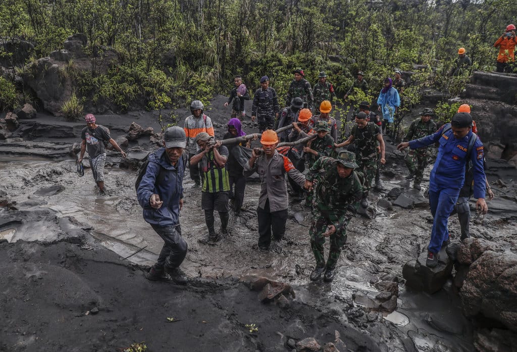 Pendaki Gunung Dukono WNI Meninggal Dunia Ditemukan Tim SAR