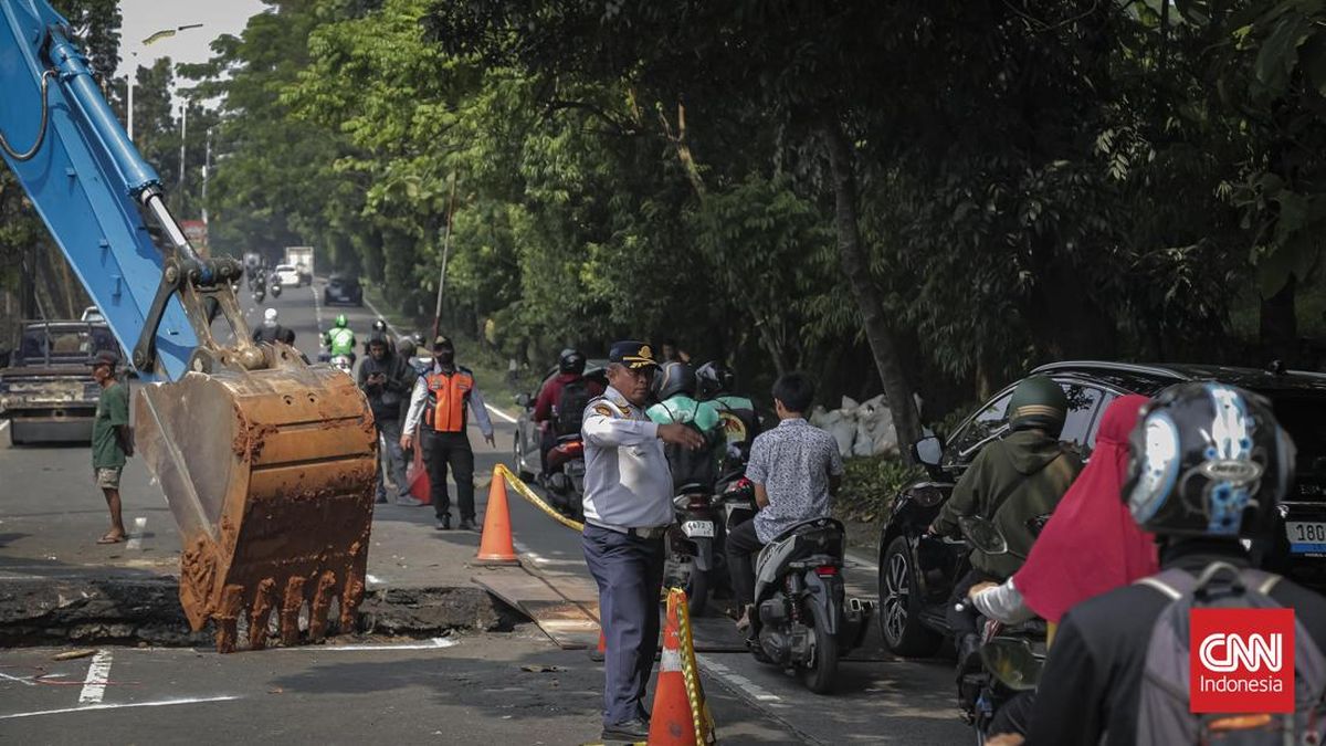Pengalihan Arus Lalu Lintas di Lenteng Agung Usai Jalan Amblas