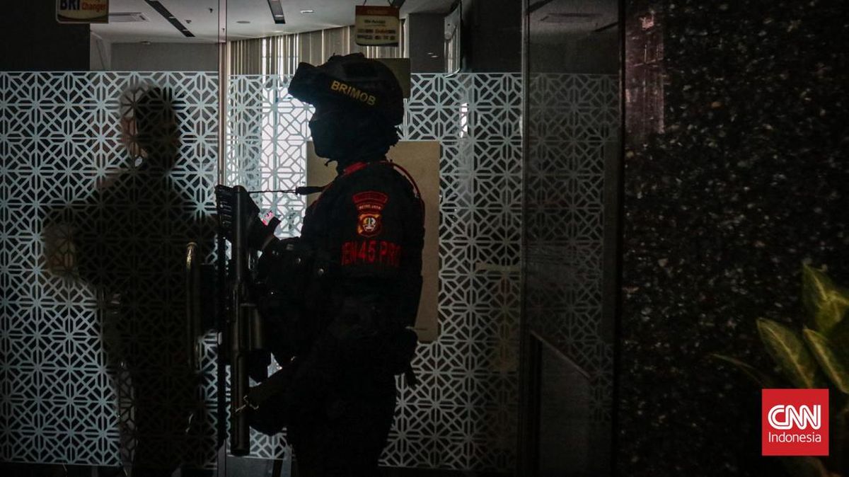 Penggerebekan Sindikat Judol di Hayam Wuruk Jakarta Barat