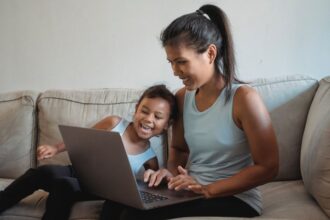Pentingnya Latihan Kemampuan Komunikasi Orang Tua di Era Digital