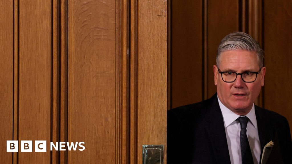 Perdana Menteri Inggris Keir Starmer Pertahankan Posisinya Sementara Waktu