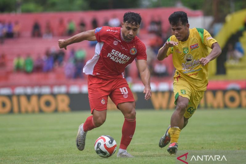 Persebaya Bungkam Semen Padang FC dengan Skor 7-0