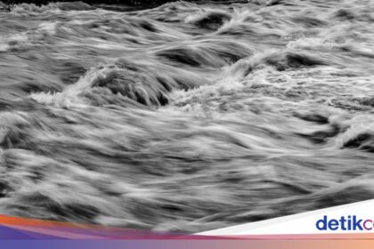Pintu Air Angke Hulu Berstatus Siaga 1