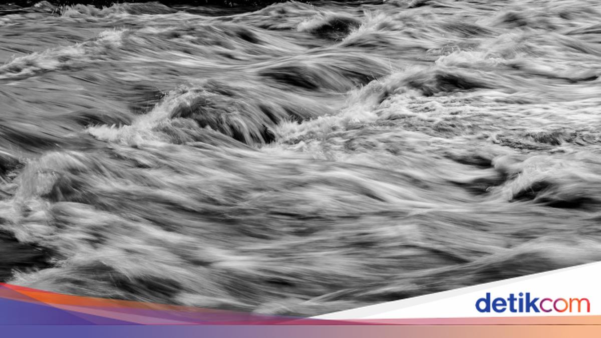 Pintu Air Angke Hulu Berstatus Siaga 1