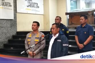 Polda Metro Tangkap Dua Begal Bersenpi Beraksi di Jakarta Timur