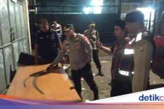 Polisi Bubarkan Remaja di Jakbar, Sita Celurit dan Sinte