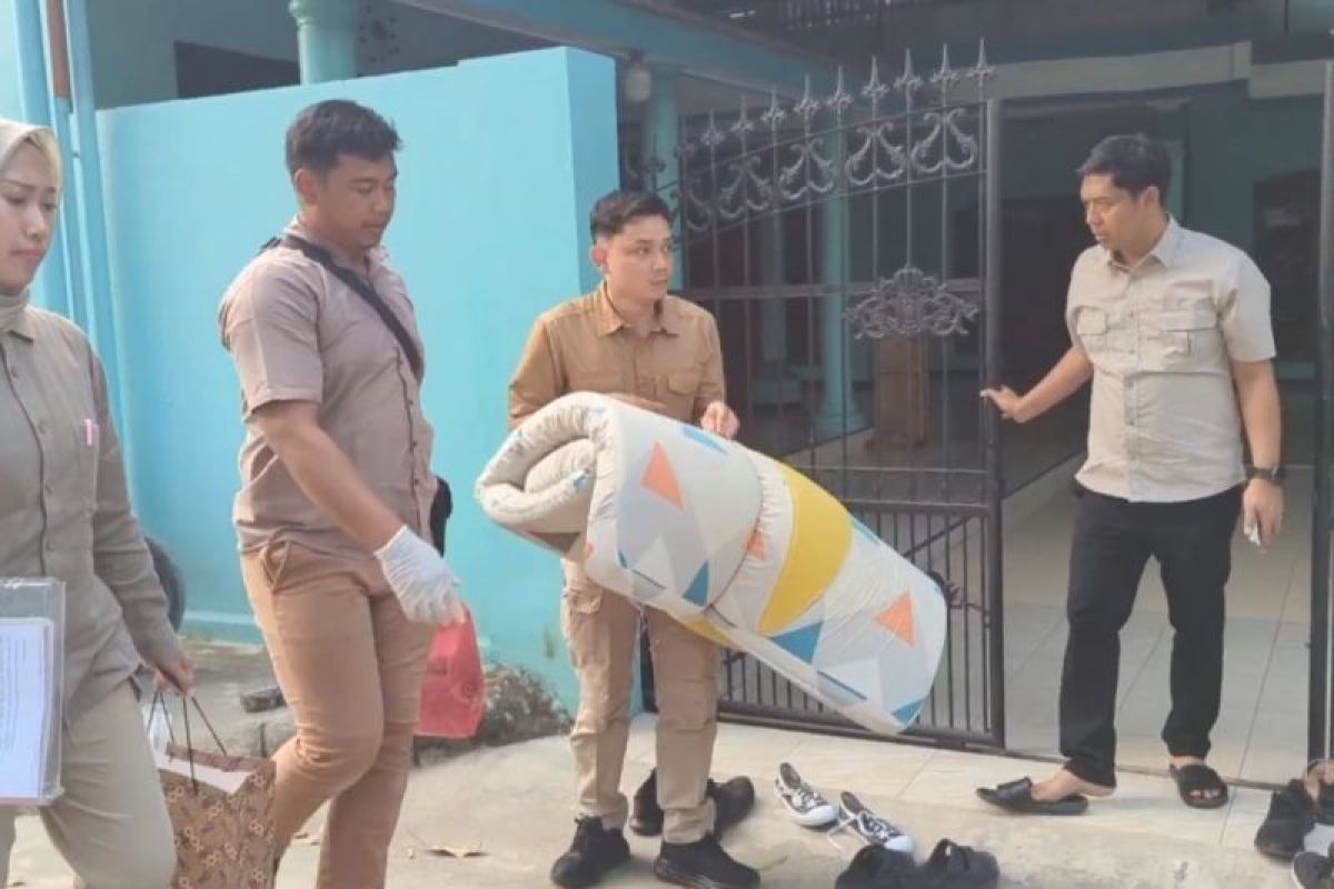 Polisi Geledah Ponpes Ponorogo, Penggunan Kasur dan Tisu Jadi Bukti