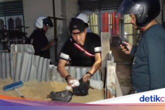 Polisi Gerebek Kampung Narkoba di Pekanbaru, Narkoba Ditemukan dalam Pasir