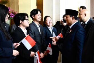 Prabowo Disambut Hangat Diaspora Indonesia di Paris