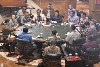 Prabowo Evaluasi Transaksi Keuangan Bersama PPATK di Hambalang