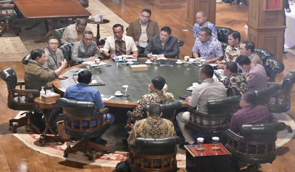 Prabowo Evaluasi Transaksi Keuangan Bersama PPATK di Hambalang