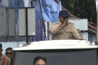 Prabowo Subianto Bergurau dengan Menteri LH dalam Peresmian Museum Marsinah